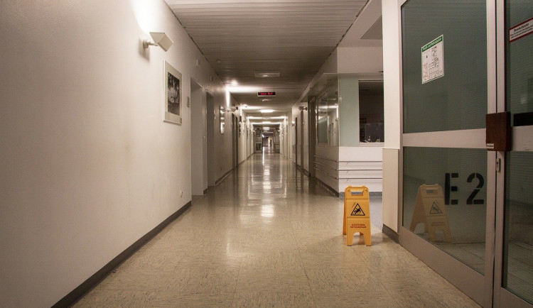 Na jihu Čech zemřelo meziročně skoro o tisíc víc lidí, mohl za to i koronavirus