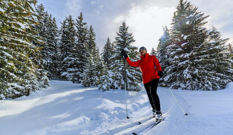 Skiareál Lipno má perfektní podmínky pro lyžaře a chystá na víkend zábavu na svahu i mimo něj