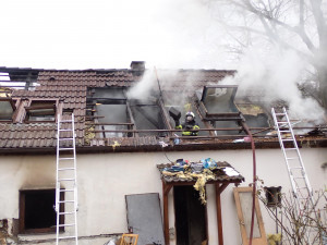 Požár zničil rodinný dům na Táborsku, vznikla škoda dva miliony korun