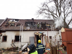 Požár zničil rodinný dům na Táborsku, vznikla škoda dva miliony korun