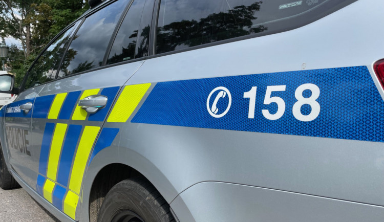 Muž zfalšoval zdravotní dokumenty svých zaměstnankyň, které měly covid. Hrozí mu až osm let vězení