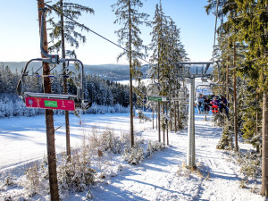 Pololetní prázdniny na sněhu pro celou rodinu ve Skiareálu Lipno