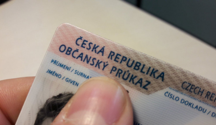 Občanský průkaz z elektra? Žádost vypadá jako spam, tvrdí opozice