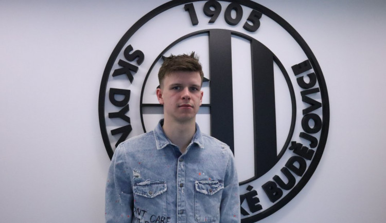 Patrik Hellebrand je hráčem Dynama. Podepsal smlouvu na dva a půl roku