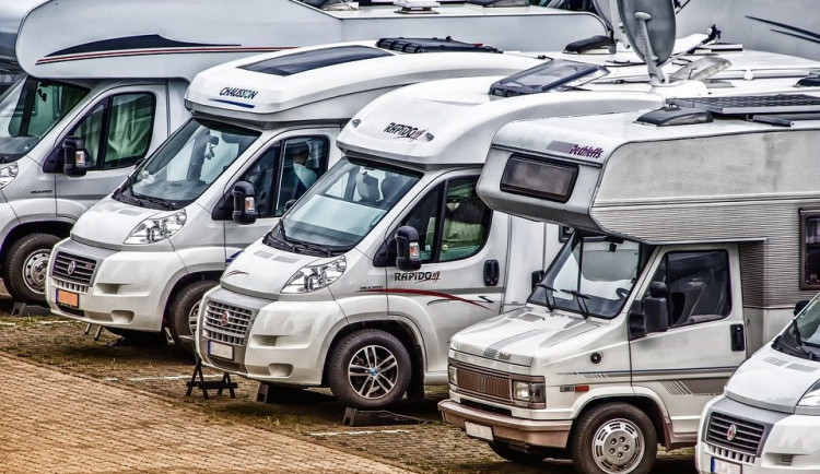 Prachatice vybudují místa, kde by parkovali turisté s karavany