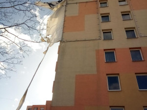 Jižní Čechy zasáhl silný vítr. Lidé jsou bez elektřiny, hasiči řeší nehody i popadné stromy