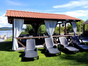 Penzion Malé Lipno v Černé v Pošumaví láká na rodinnou atmosféru, útulné prostředí a skvělou polohu