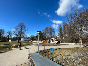 Další zpoždění. Proměna Sokolského ostrova se posune, kavárna tam zůstane déle