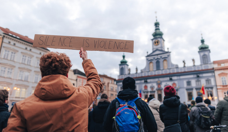 Podporu okupované Ukrajině v Českých Budějovicích vyjádřilo na 300 lidí