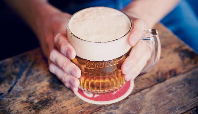 Budvar pozastavil veškerou výrobu a dodávky určené pro ruský trh