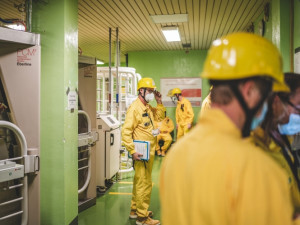 Práce v Jaderné elektrárně Temelín klade na místní pracovníky vysoké nároky, odměnou je jim prestiž a skvělý tým