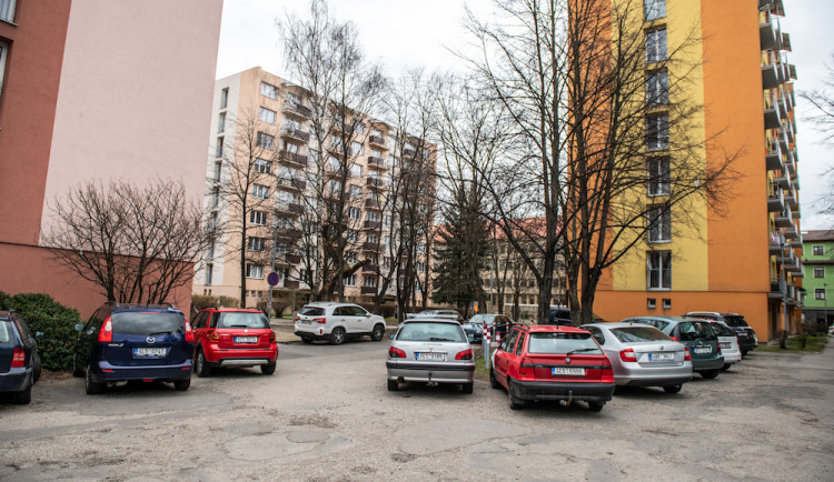 České Budějovice zvyšují poplatek za odtah vozidel. Nově bude stát přes dva tisíce