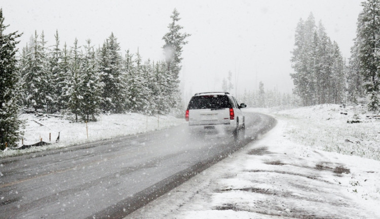 V zimě dostane automobil zabrat. DM SERVIS CB zajistí jarní profesionální péči každého vozu