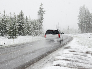 V zimě dostane automobil zabrat. DM SERVIS CB zajistí jarní profesionální péči každého vozu