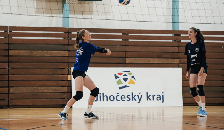 dan.kubat14@gmail.com  +420774407608