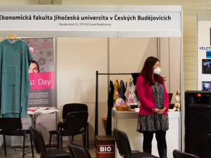 Střední škola obchodní spolupracuje již se dvěma fakultami Jihočeské univerzity