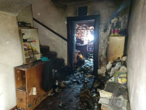 Při požáru bytu v Písku zemřel člověk, tělo našli hasiči