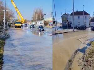 Prasklé potrubí zaplavilo Nádražní vodou. Vodohospodáři na opravě pracují