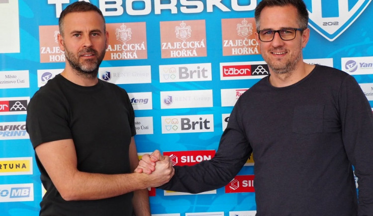 Předseda správní rady FCT Ondřej Dvořák (vlevo) a nový výkonný ředitel Martin Vozábal.