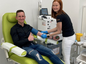 Odběr plazmy je bezbolestný, podobně jako odběr krve.