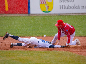 Sokol Hluboká vletěl do baseballové Extraligy a za sněžení porazil doma Techniku Brno