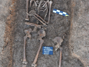 Archeologický výzkum prováděli odborníci při revitalizaci parku Na Rybníčku.