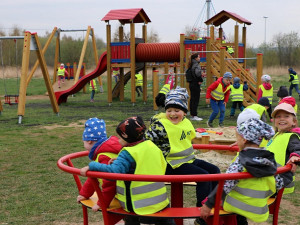 Štíři otevřeli na Složišti nové hřiště pro děti. Chystají také horolezeckou stěnu a venkovní sportoviště