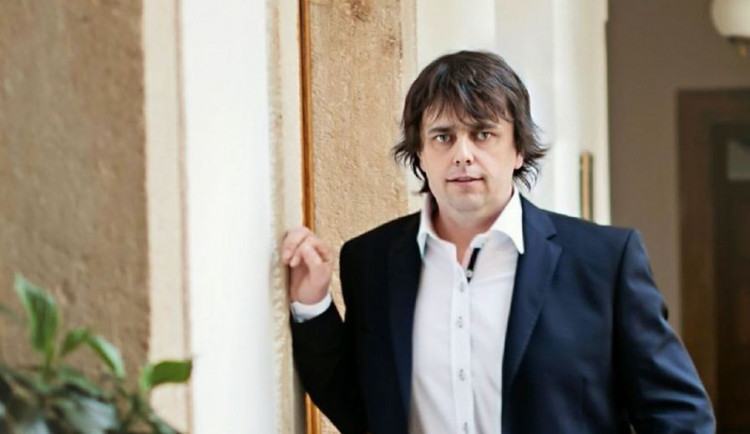 Za výrok o táboře v Letech uložil soud Roznerovi půlroční podmíněný trest