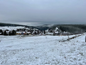 Kvildu zasypal na sníh.