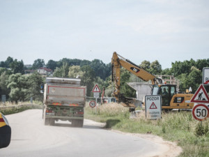 Stavbu dálničního obchvatu Českých Budějovic mohou ztížit chybějící materiály a růst cen