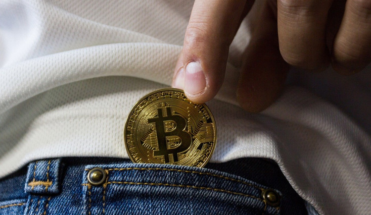 Myslela, že investuje do kryptoměn. Důchodkyně z Brněnska přišla o tři čtvrtě milionu korun