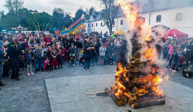 Jižní Morava trpí požáry porostů, s pálením čarodějnic hrozí další