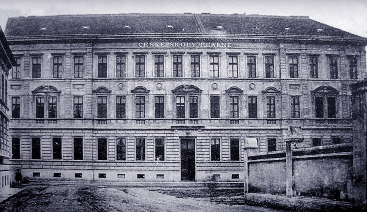 DRBNA HISTORIČKA: Provozně ekonomická fakulta sídlila v někdejší reálce 36 let