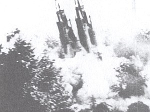 Demolice synagogy v Českých Budějovicích. Zdroj: Repro M. Pecha - V. Vondra, Českobudějovicko v době nacistické okupace a osvobození : 1939-1945 (2006), obr. příl. a Naše dny se naplnily : z historie Židů v jižních Čechách (2002), s. 288
