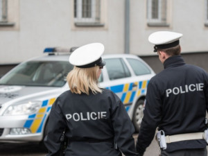Podvodník se vydával za bankéře i policistu. Žena přišla o všechny své peníze