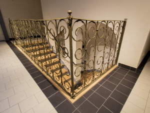 Detail zábradlí v hale. Zdroj: Národní památkový ústav