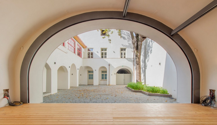 V opraveném renesančním domě vznikl nový kulturní prostor Třeboň 105. Zdroj: Národní památkový ústav