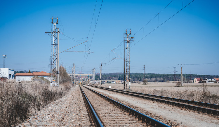 Cesta mezi Budějcemi a Plzní by se mohla zkrátit. Správa železnic plánuje rozšíření tratě