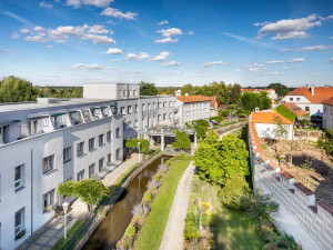 Firma chystá na jihu Čech Alzheimer centrum. Postavit ho musí do pěti let