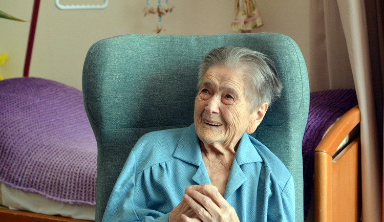 Pořád kolem mě byly děti, byla jsem vychovatelkou, vzpomíná stoletá jubilantka z Liberce Božena Hošková