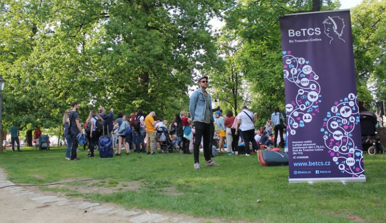 Rovnocennost tváří je lidské právo, hlásá FEI Week.