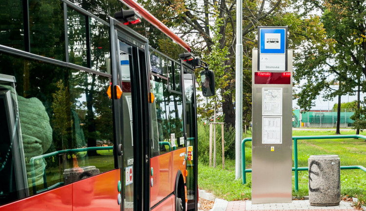 Virtuální jízdenky v MHD využívá 15 procent cestujících. Nejvíce v lince číslo pět