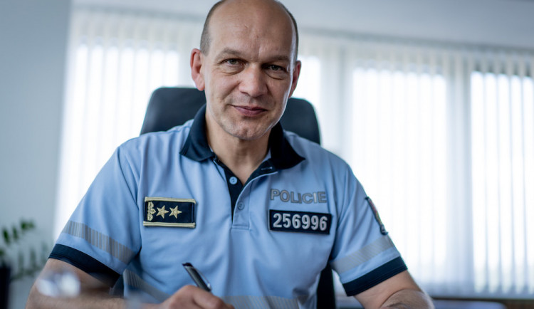 Policejní práce je náročné, ale smysluplné a rozmanité poslání  Zdroj: https://www.drbna.cz/zpravy/spolecnost/9366-policejni-prace-je-narocne-ale-smysluplne-a-rozmanite-poslani.html?utm_source=copy