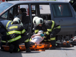 Jihočeští záchranáři, hasiči i policisté společně cvičili zásah u hromadné nehody