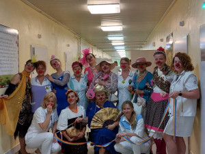 Humor kvete v každém věku aneb Zdravotní klauni ve strakonické nemocnici