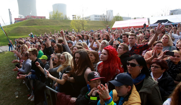 Temelín slaví dvacet let spuštění druhého bloku. Návštěvníky zve na koncert kapely Olympic