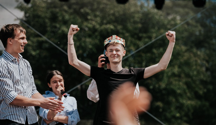 Průvodem historickým centrem města vyvrcholil týdenní festival Budějovický Majáles