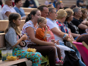 Háječek nabídne žhavé zahájení s Hříšňákem a Pánským klubem