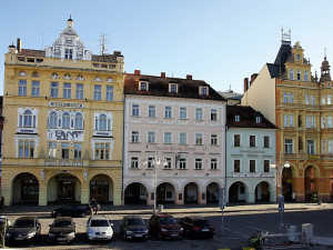 VIDEO: Recepční zadržela zloděje, který vykrádal hotel v centru Českých Budějovic