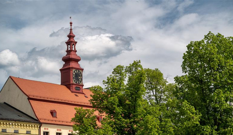 To bude hukot. Kromě sv. Jakuba budou nově odbíjet i zvony na kostele sv. Ignáce a "cimbál" na radnici